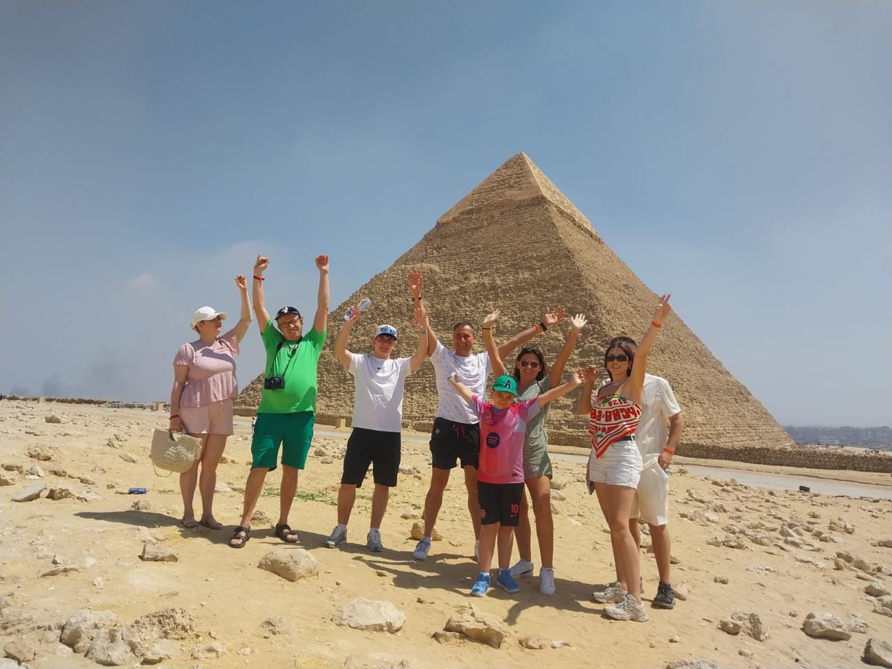 Cairo with pyramids from Hurghada 26