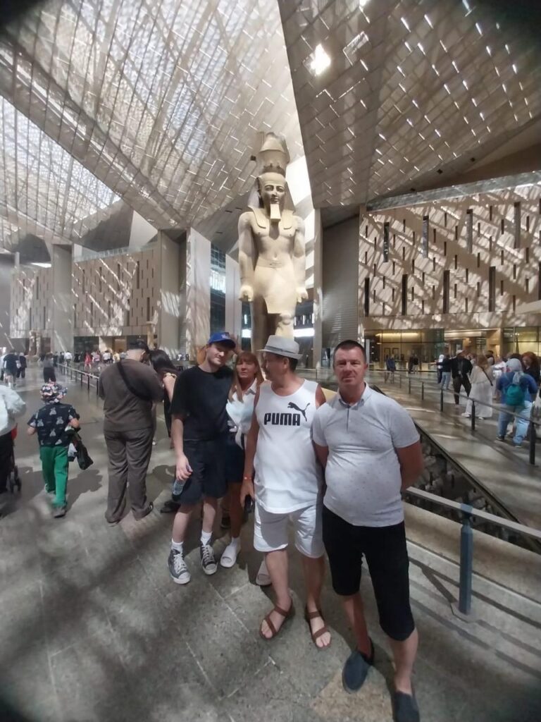 Cairo with pyramids from Hurghada 27