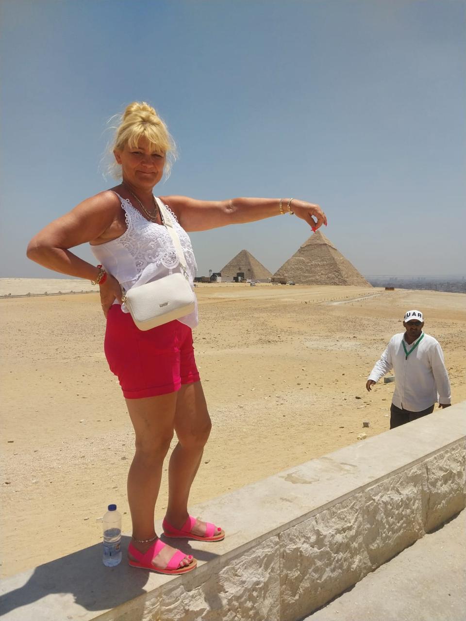 Cairo with pyramids from Hurghada 66