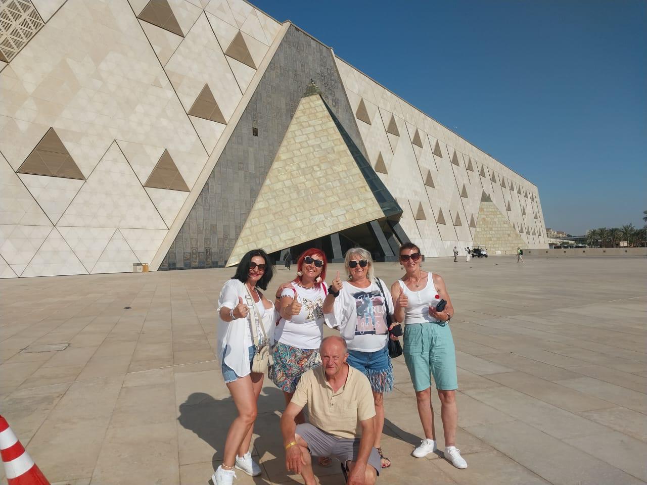 Cairo with pyramids from Hurghada 87