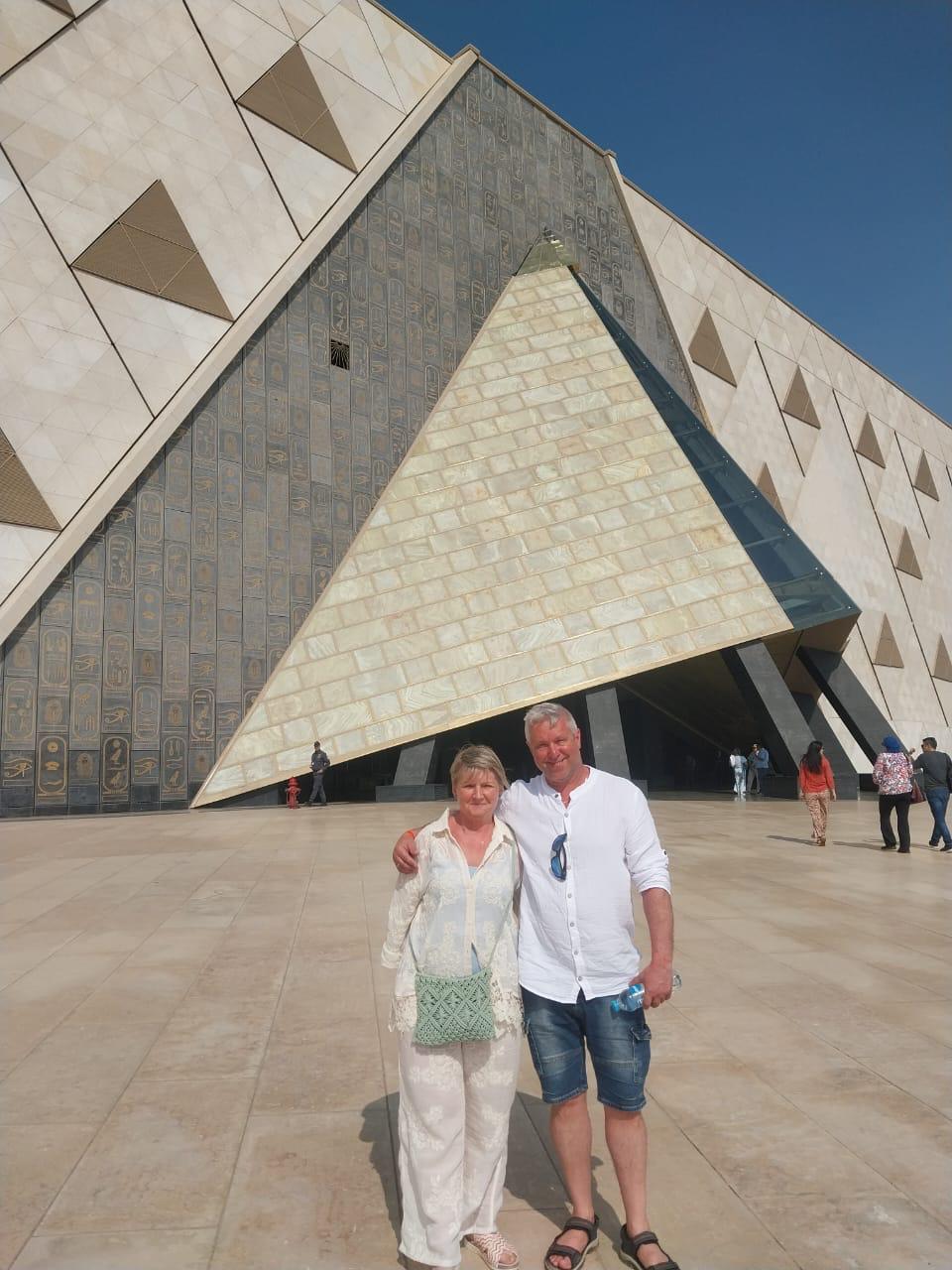 Cairo with pyramids from Hurghada 91