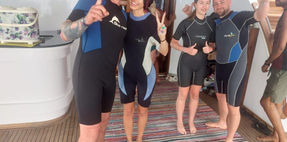 Diving and snorkeling together on one boat Hurghada 1