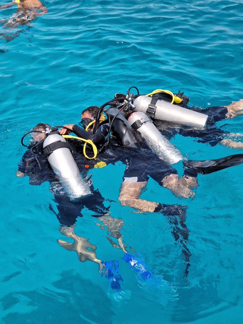 Diving and snorkeling together on one boat Hurghada 5