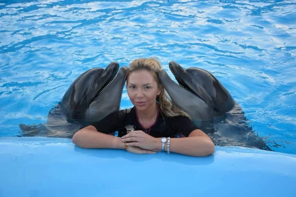 Hurghada dolphinarium show 8