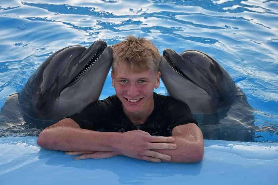 Hurghada dolphinarium show 9