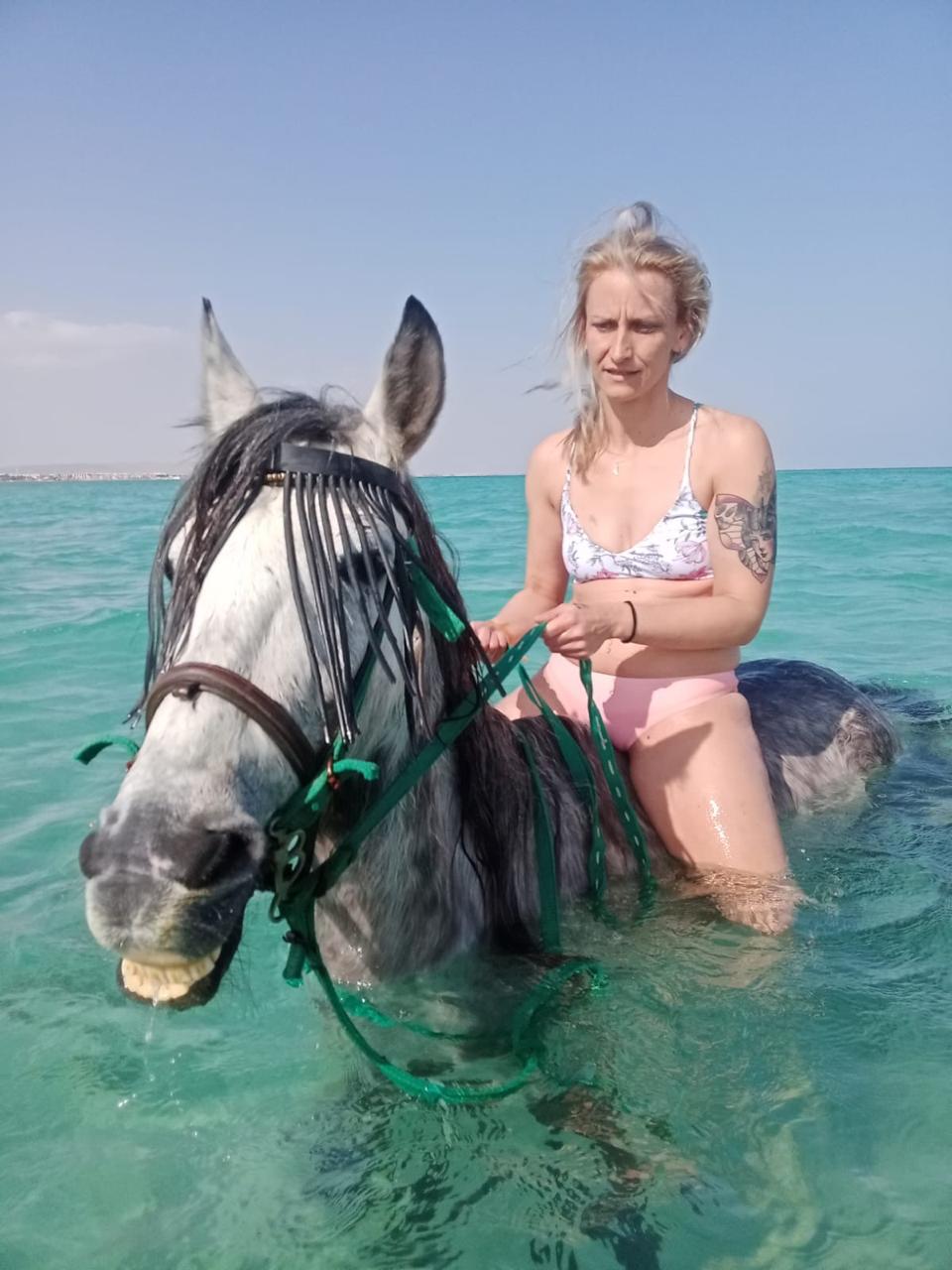 Hurghada horse and camel riding tour 12