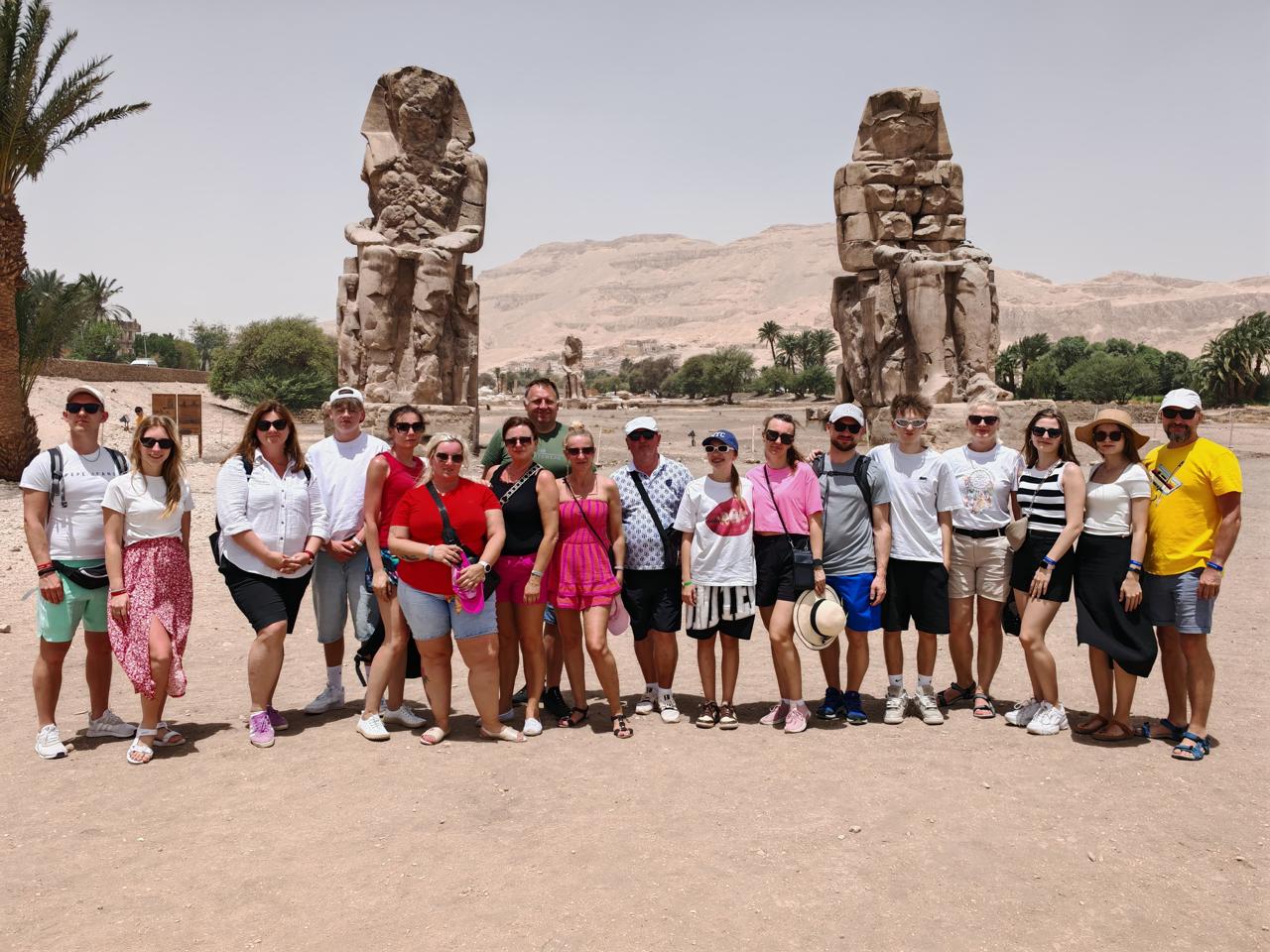 Hurghada Luxor individual by Toyota bus 8