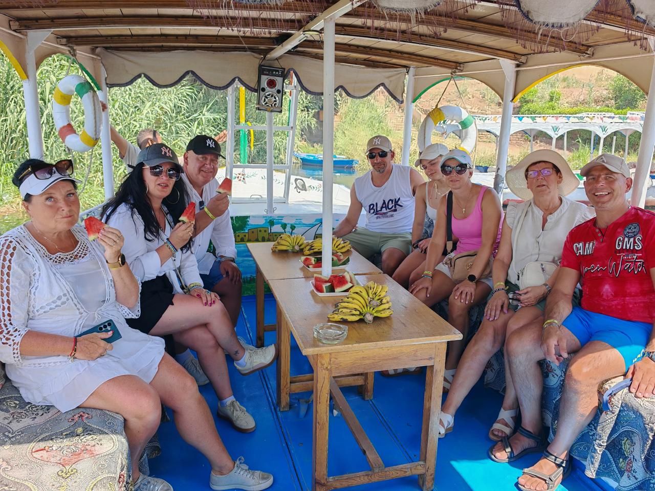 Hurghada Luxor individual by Toyota bus 12