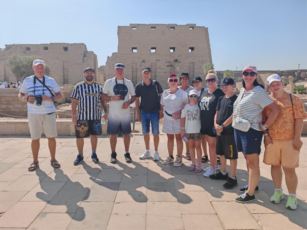 Hurghada Luxor individual by Toyota bus 14