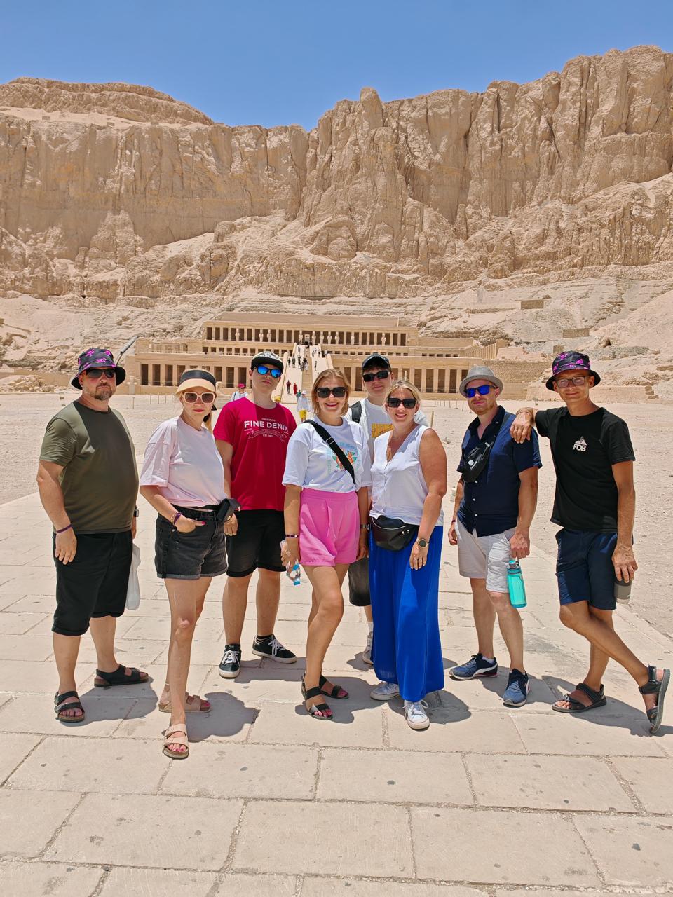 Hurghada Luxor individual by Toyota bus 16