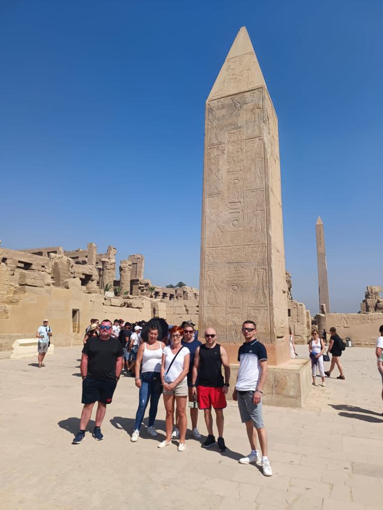 Hurghada Luxor individual by Toyota bus 25