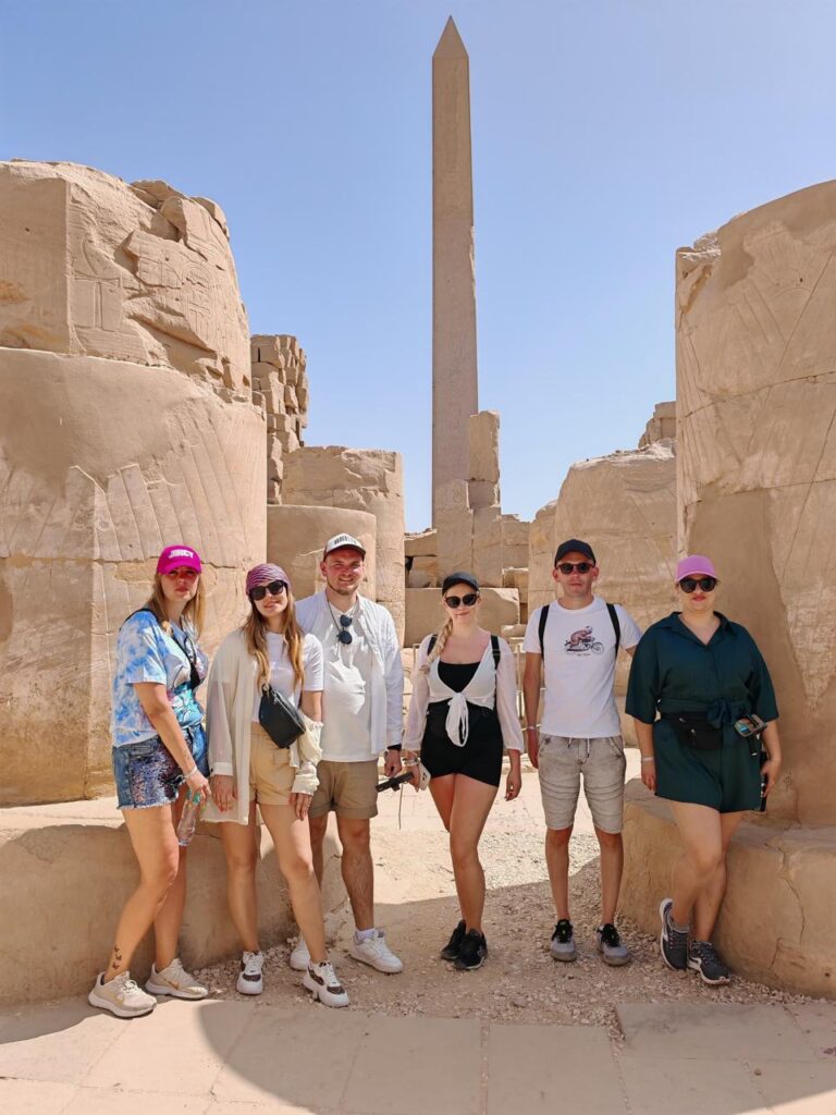 Hurghada Luxor individual by Toyota bus 35