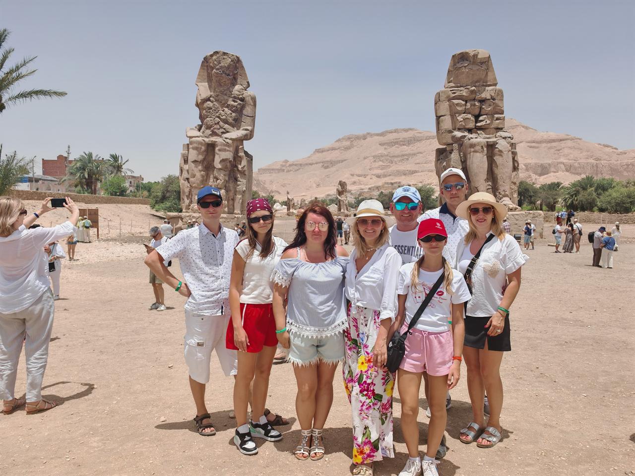 Hurghada Luxor individual by Toyota bus 37