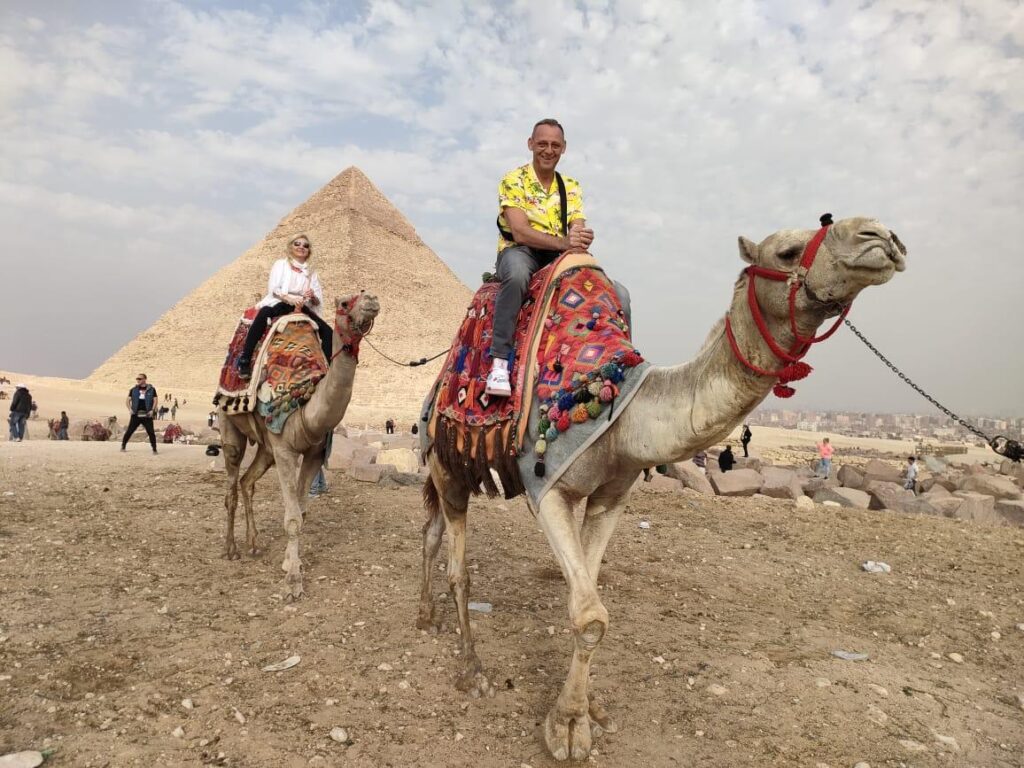 Hurghada Luxor individual by Toyota bus 68