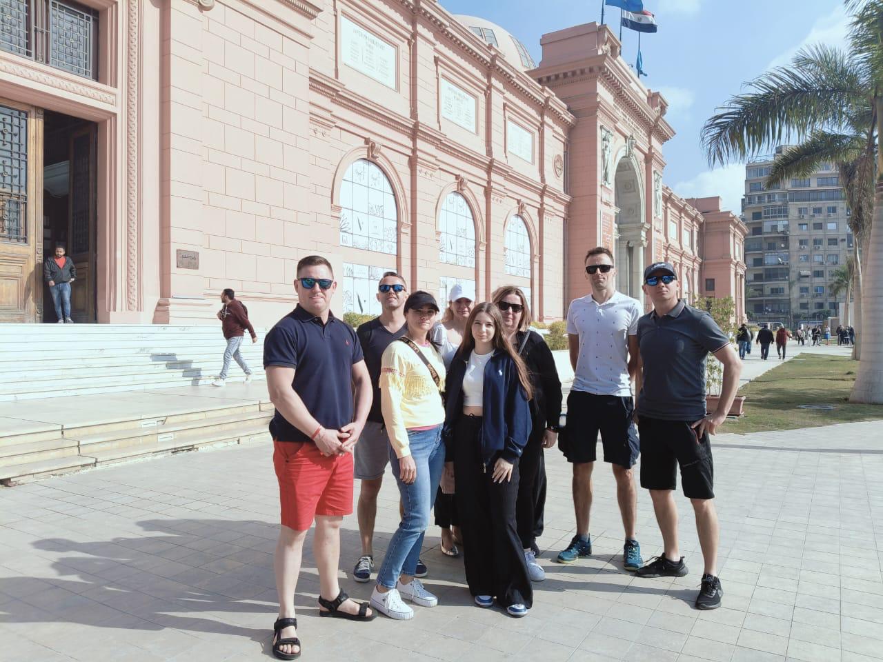 Hurghada Luxor individual by Toyota bus 78