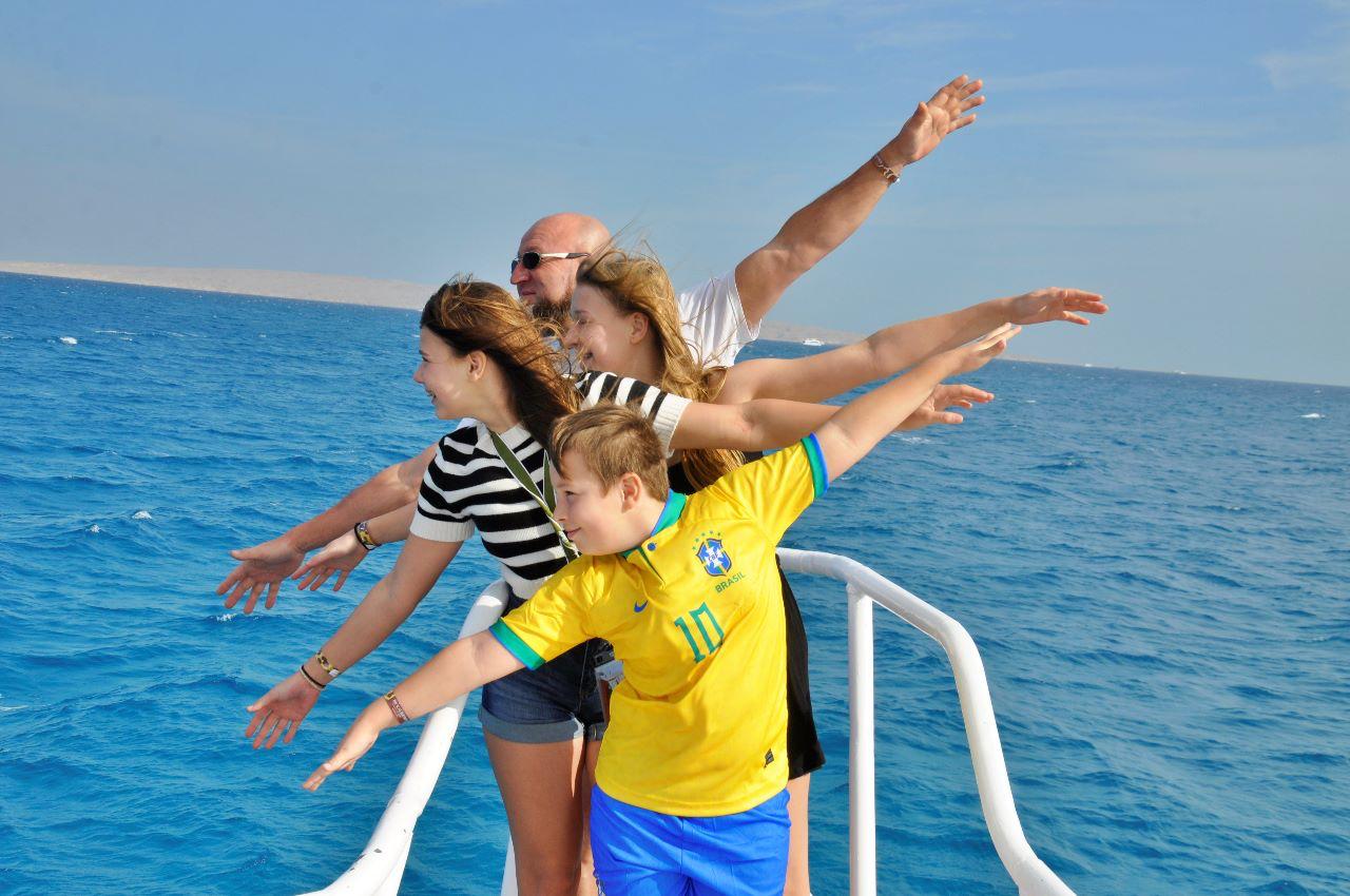 Hurghada private boat family trip 4