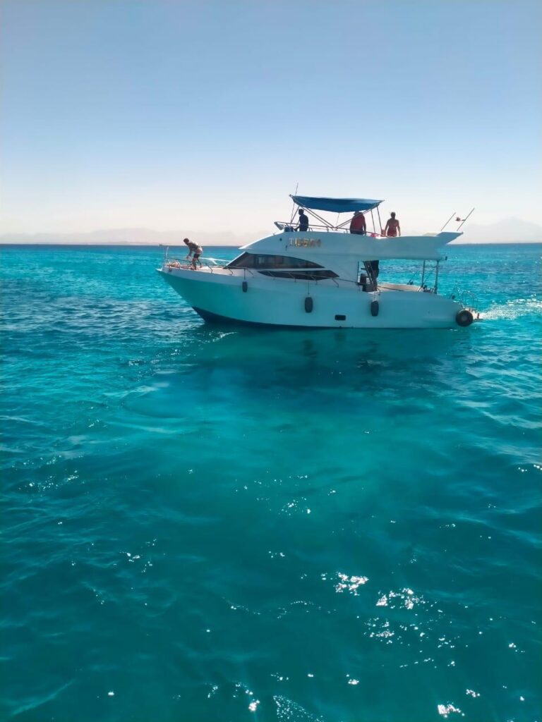 Hurghada private boat family trip 18